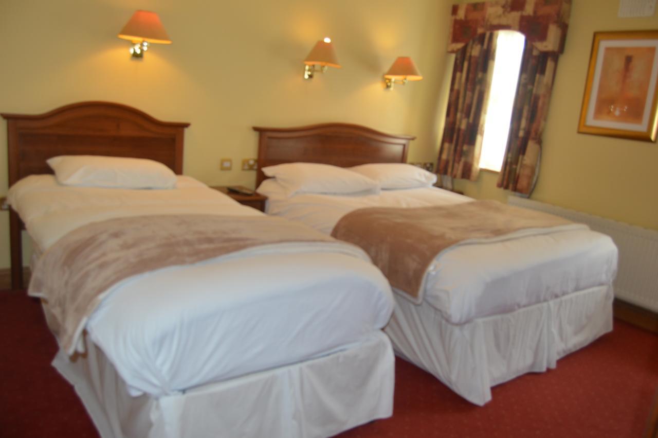 The Anglers Rest Hotel Headford ภายนอก รูปภาพ