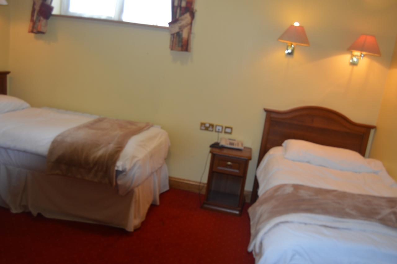 The Anglers Rest Hotel Headford ภายนอก รูปภาพ